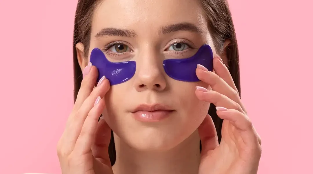 Who can experience Dark Circles Under Eyes?