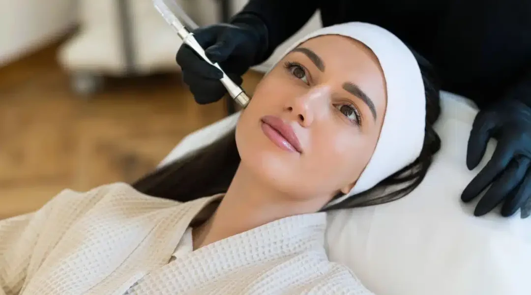 EZ CO2 Mask Facial and Hydrafacial Treatment in Agra